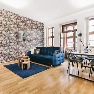 https://neu-style-residenz-dresden-direkt-an-der-frauenkirche-netflix.dresdenhotels.net