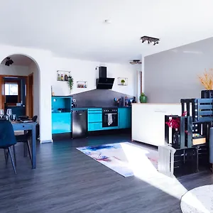 https://apt-terminal-design-terrasse-waiputv.stuttgart-hotel.com